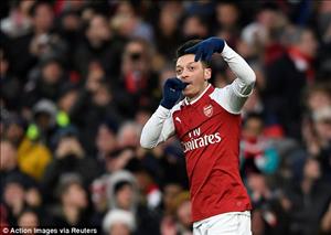 M.U nghĩ ra chiêu độc để có Ozil