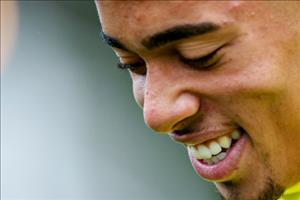 Gabriel Jesus: Nhấc điện thoại lên và gọi điện cho mẹ
