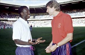 Cựu Quả Bóng Vàng tri ân thầy cũ Wenger