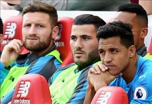 HLV Wenger lý giải quyết định đày ải Kolasinac
