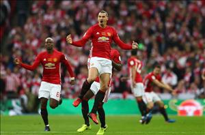 Huyền thoại Neville muốn M.U giữ chân Ibrahimovic dài hạn