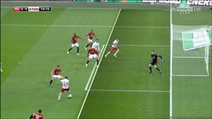 Trọng tài chứ không phải Ibra mới là ngôi sao sáng nhất trận MU 3-2 Southampton