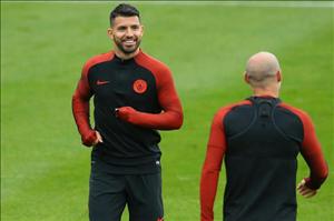 Đồng đội tại Man City tin Aguero có thể vượt khó