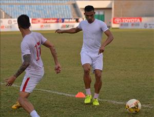 Tuyển thủ Việt Nam ăn mừng phản cảm ở trận SHB Đà Nẵng 3-3 TPHCM