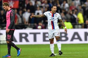 Memphis Depay ngầm chỉ trích thầy cũ Jose Mourinho