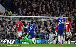 Cú sút xa thành bàn đẳng cấp của Kante trận Chelsea vs MU