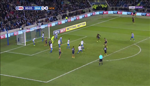 Bàn thắng may mắn đến lạ kỳ ở giải hạng Nhất Anh