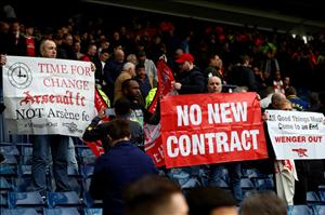 Góc Arsenal: Wenger sẽ mặc kệ dư luận đến bao giờ?