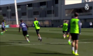 Màn ban bật 1 chạm nhanh như điện của cầu thủ Real Madrid