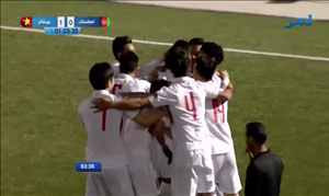 Việt Nam mở tỷ số trước Afghanistan sau cú sút phạt của Công Phượng