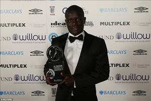 Kante nhận giải cầu thủ xuất sắc nhất năm của thành London
