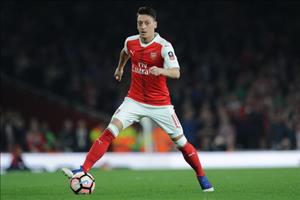 Mesut Ozil: Tại sao người bị chỉ trích luôn là tôi?