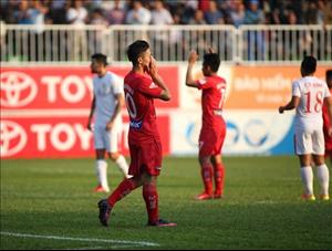 HAGL thua đau TPHCM: Tại bầu Đức cứ khen!