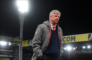 Arsene Wenger, ông ăn mừng “danh hiệu top 4” đến bao giờ?