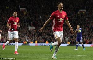 Vì sao Mourinho trao quyền đá phạt cho Rashford?