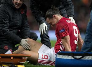 Zlatan Ibrahimovic chấn thương: Tiếp theo là ai nữa đây, Mourinho?