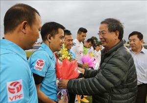 Thực trạng V-League: Sự vô cảm trong thời buổi vàng thau lẫn lộn