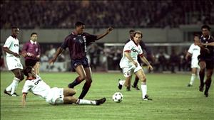 Người Ajax lôi quá khứ ra dọa Man Utd