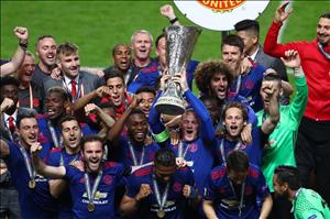 Dư âm Ajax 0-2 MU: Tinh thần Manchester không chết!