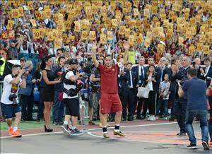Hoàng tử Totti nghẹn ngào trong trận cuối cùng khoác áo AS Roma
