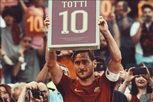 Totti rời Roma: “Hoàng đế” và cuộc thoái vị miễn cưỡng