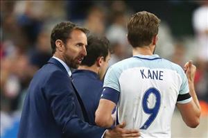 HLV ĐT Anh “bó tay” trước tốc độ và sức mạnh của Pháp