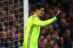 Thủ môn Courtois lại khiến lãnh đạo Chelsea thấp thỏm