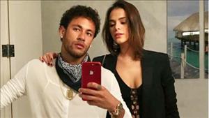 Tiền đạo Neymar bí mật đính hôn bên Mỹ