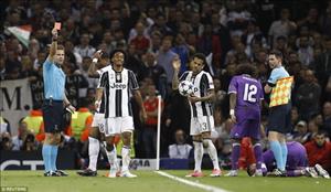 Nhìn từ thất bại của Juventus ở chung kết C1: Thua vì yếu bóng vía
