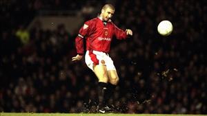 10 pha lốp bóng ghi bàn đẹp nhất trong lịch sử M.U