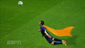 Những pha đánh đầu ghi bàn không tưởng