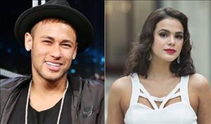 Bạn gái cũ của Neymar cầu xin dư luận không làm phiền