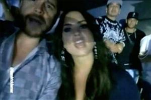 Lộ ảnh tiền đạo Neymar hẹn hò với ca sĩ Demi Lovato