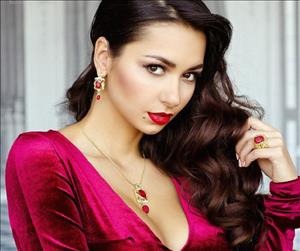 Lộ diện siêu mẫu Nga bị tố phá vỡ gia đình James Rodriguez