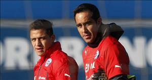 Đồng đội ở tuyển Chile mời chào Sanchez tới Man City