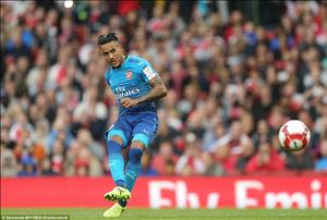 Người cũ khuyên Arsenal giữ chân Walcott