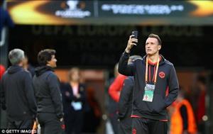 Man Utd tuyên bố kháng án treo giò của Phil Jones