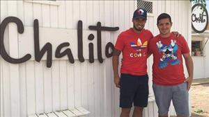 Tiền đạo Luis Suarez hùn vốn mở quán bar trên bãi biển