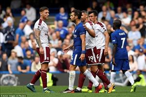 Conte tức điên người với Cesc Fabregas