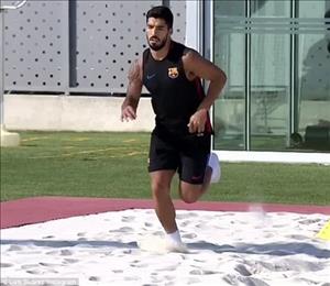Barca nhận tin cực vui từ chấn thương của Suarez