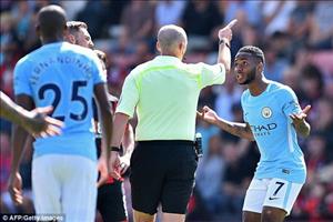 Pep Guardiola phản ứng mạnh về tấm thẻ đỏ của Sterling