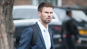 Cựu bác sỹ Liverpool từng công khai mây mưa trong giờ làm việc