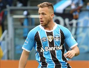 Chelsea và M.U đại chiến vì sao Brazil
