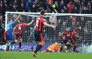 Thấy gì sau trận thua muối mặt của Arsenal trước Bournemouth?