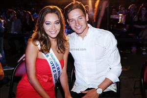 Sao xịt PSG dính chặt hoa hậu hoàn vũ