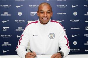 Trụ cột Man City được tưởng thưởng hợp đồng mới