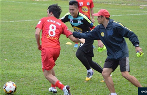 Tuấn Anh tái xuất trong ngày hội quân của HAGL