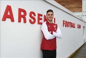 Konstantinos Mavropanos, tân binh của Arsenal là ai?