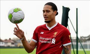 Van Dijk, 75 triệu bảng và giấc mơ của cậu nhóc rửa bát thuê