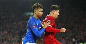 Klopp lên án hành vi bạo lực của hậu vệ Everton